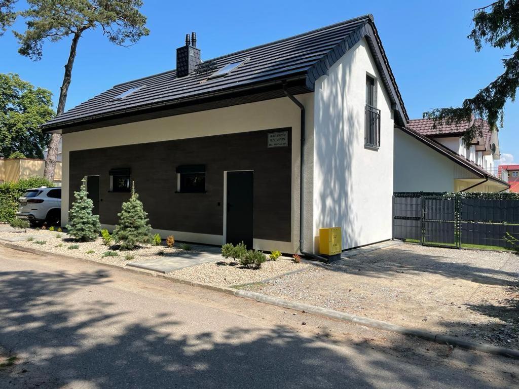 Apartamenty Przy Parku -150M Od Plazy Darlowko Buitenkant foto