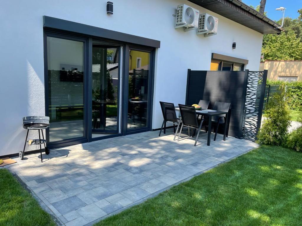 Apartamenty Przy Parku -150M Od Plazy Darlowko Buitenkant foto